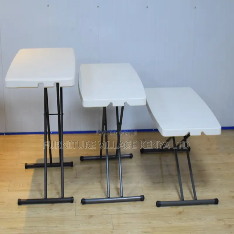 Folding Outdoor Plastic Table.