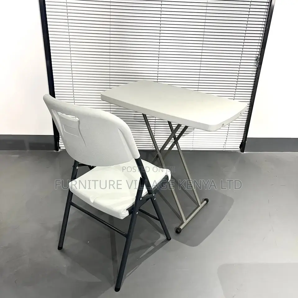 Folding Outdoor Plastic Table.