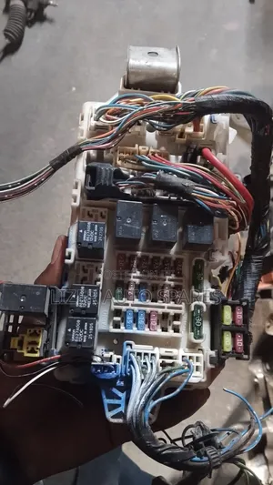 Fuse Box V93-98
