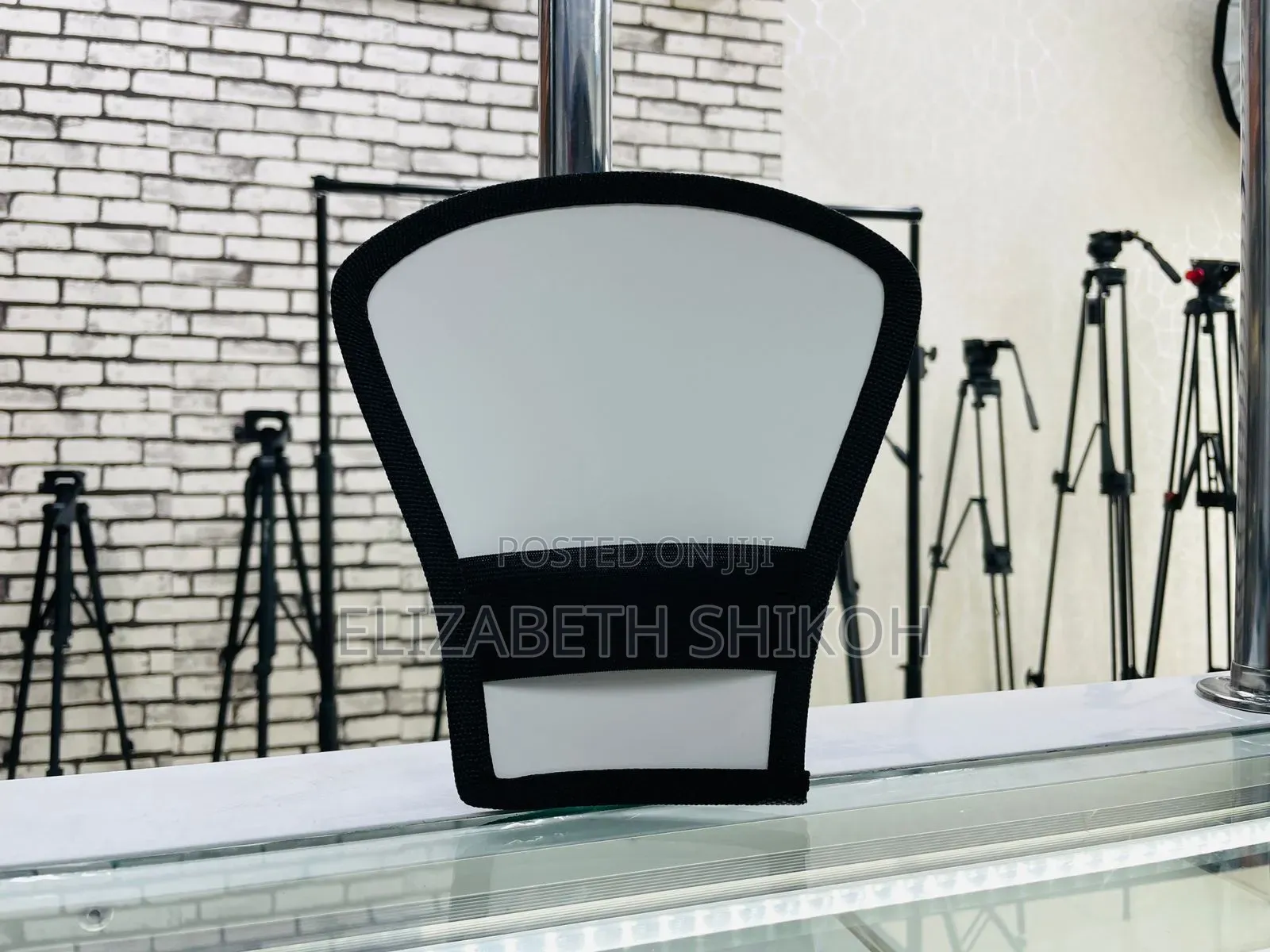 Two Sided Bounce Flash Diffuser Reflector (Silver/White)