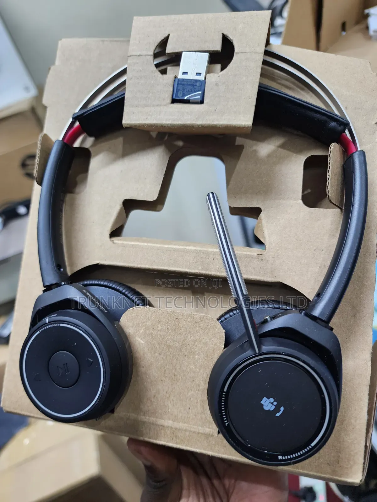 Plantronic Voyager Focus