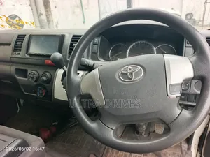 Toyota Grand HiAce 2019 White