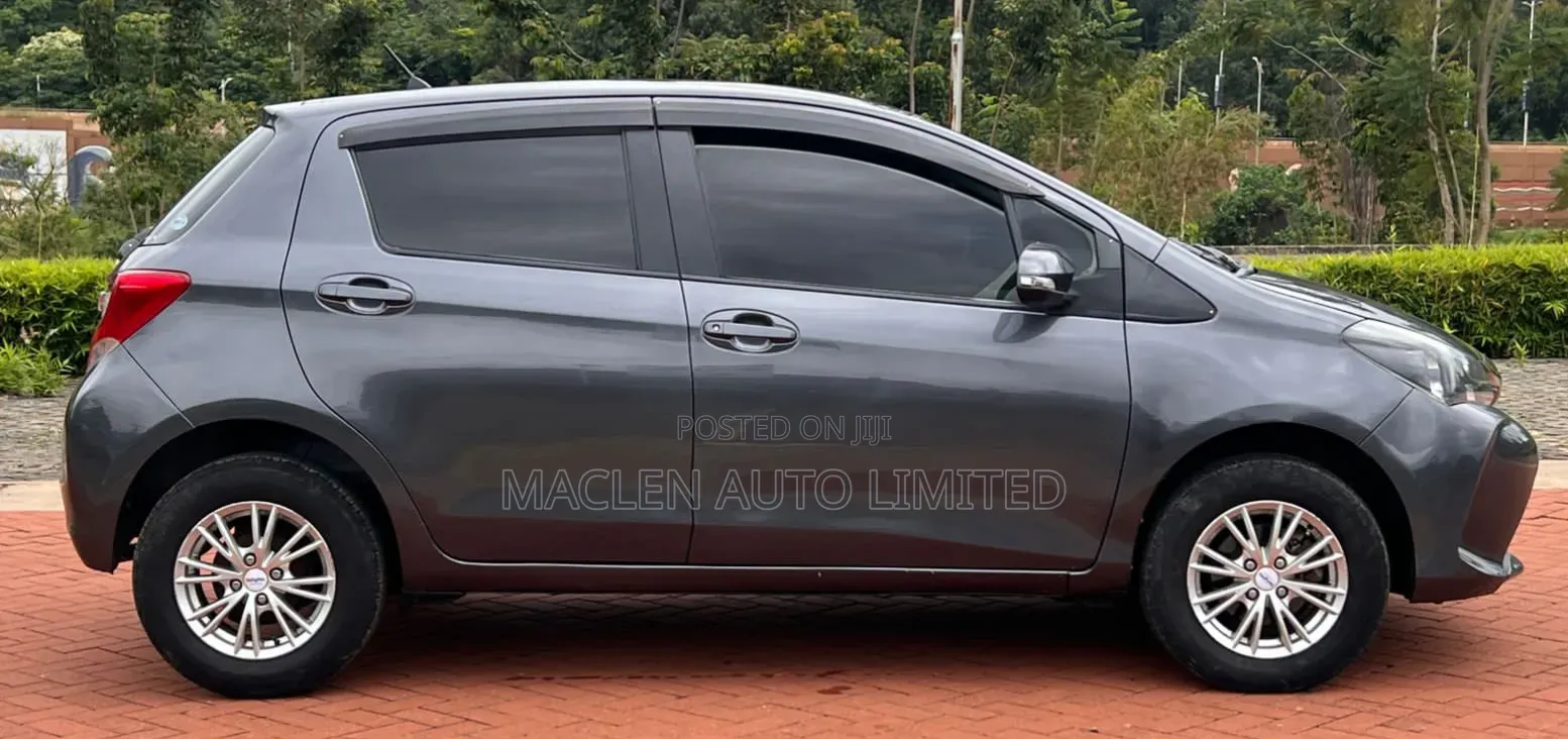 Toyota Vitz 2016 Gray