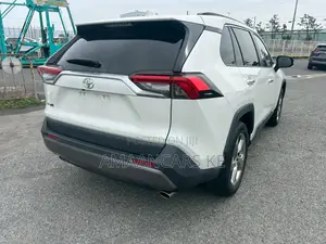 Toyota RAV4 2019 White