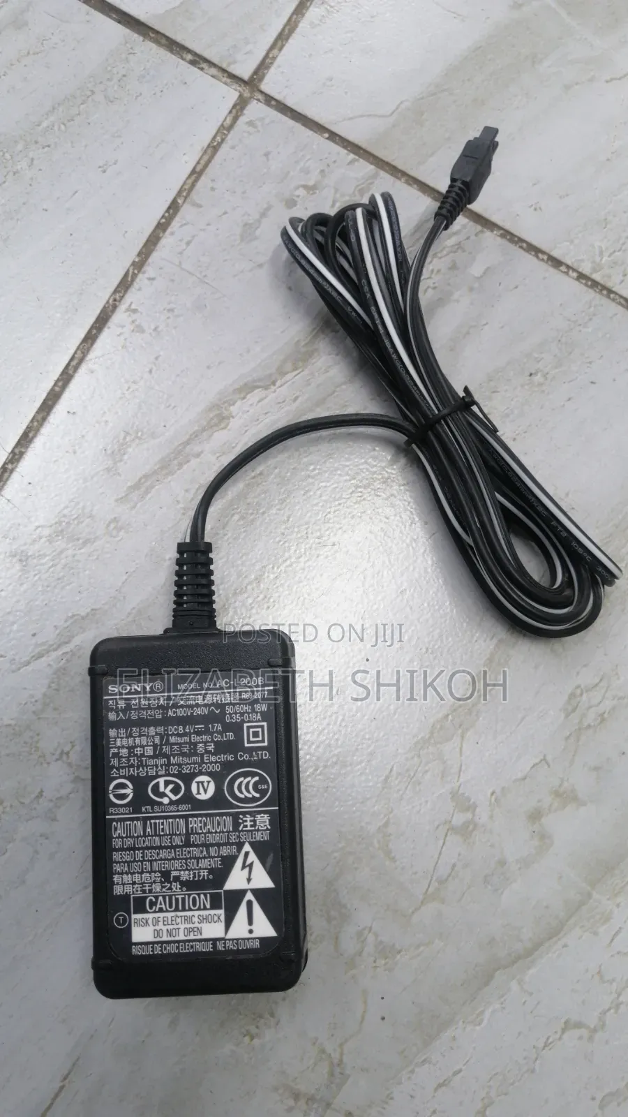 Sony L-200 Adapter