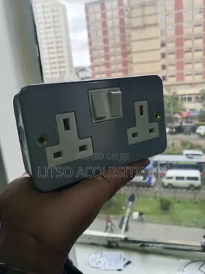 Heavy-Duty, Twin Metal-Clad Sockets