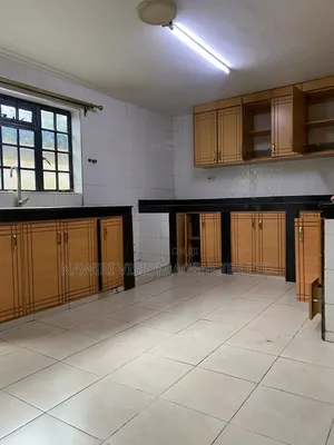 5bdrm Mansion in Shooters, Utawala for rent
