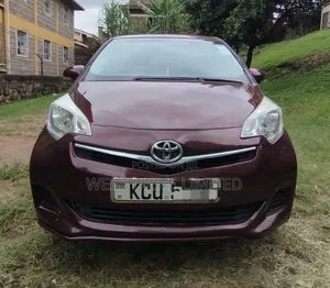 Toyota Ractis 1.3 FWD 2012 Purple