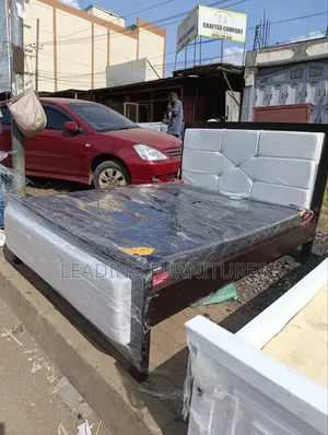 5x6 White With Chocolate Frame + Mattress