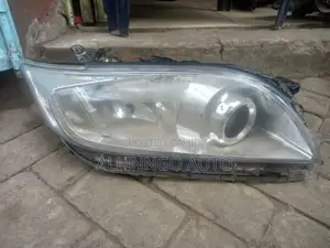 Toyota Vanguard Headlight