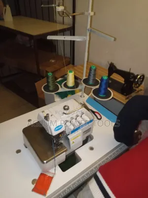 Overlock Juki 4 Threads Sewing Machine