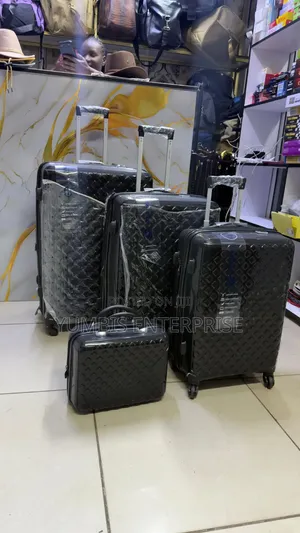 Xl Size 30 Rubber Unbreakable Suitcases in Black Full Set of 4