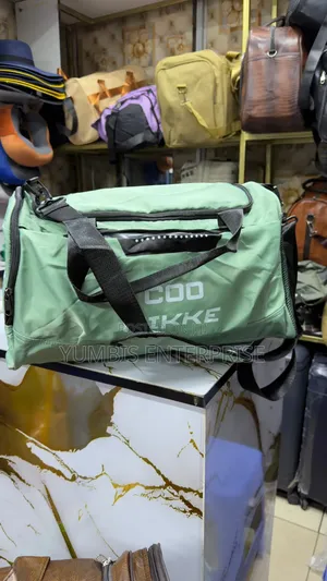 Green Small Gym Bags With a Shoe Compartment Wet Clothes Compartment