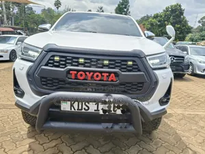 Toyota Hilux Revo Double Cab Deisel 2.4 AWD 2020 White