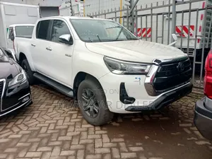 Toyota Hilux 2020 White