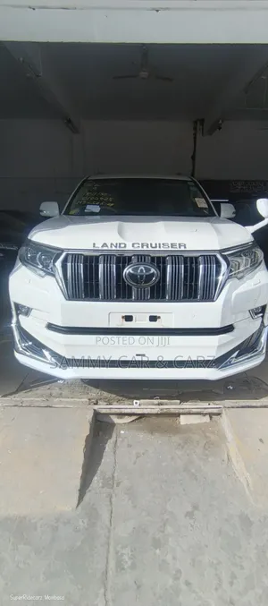 Toyota Land Cruiser Prado 2019 White