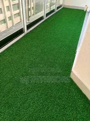Artificial Grass Carpet for Outdoor Family Recreation Areas