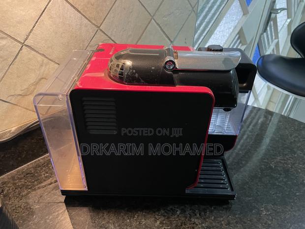 Nespresso-Delonghi. With Creamer Machine. - thumbnail 2