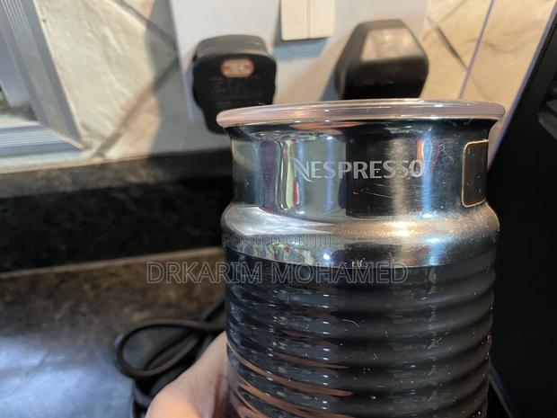 Nespresso-Delonghi. With Creamer Machine. - thumbnail 3
