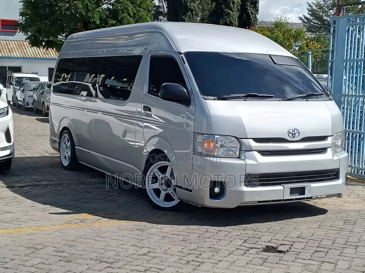 Toyota HiAce 2018 White