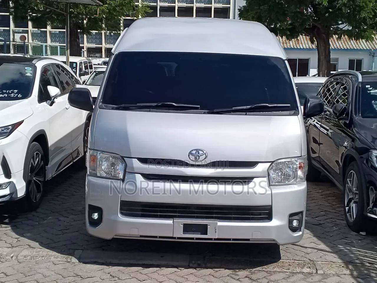 Toyota HiAce 2018 White