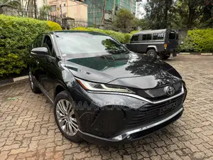 Toyota Harrier 2.0 2020 Black