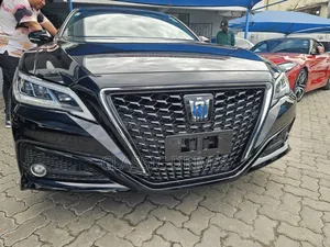 Toyota Crown 2019 Black