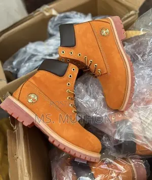 Black / Brown Classic Timberland Boots Sizes: 40 41 42 43 44 45