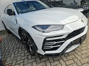 Lamborghini Urus 2024 White