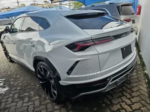 Lamborghini Urus 2024 White