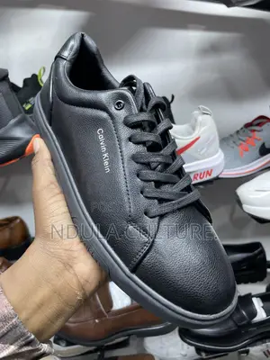 ( C K ) Calvin Klein Original Official Casual