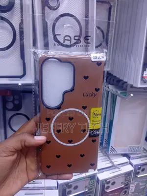 Samsung Galaxy S26 Ultra Brown "Lucky" Heart-Print Magsafe Cover
