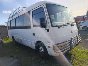 Mitsubishi Fuso Rosa 2005 White