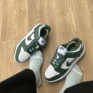 Nike Dunk Low ‘Varsity Green’ Retro Sneakers