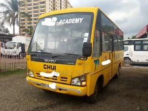 Isuzu Executive Bus 2008 Yellow