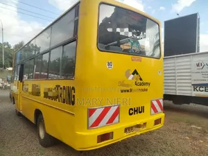 Isuzu Executive Bus 2008 Yellow