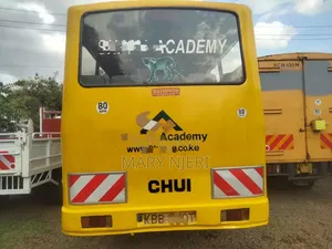 Isuzu Executive Bus 2008 Yellow