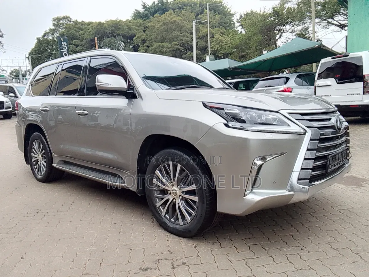 Lexus LX 2017 Silver
