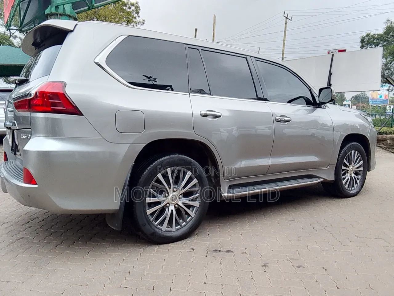 Lexus LX 2017 Silver