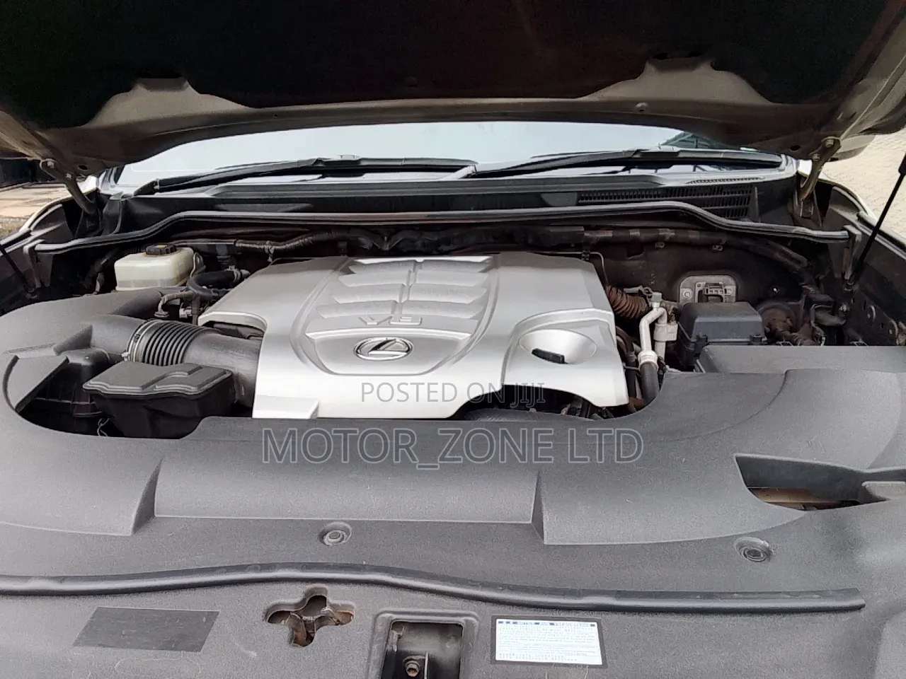 Lexus LX 2017 Silver