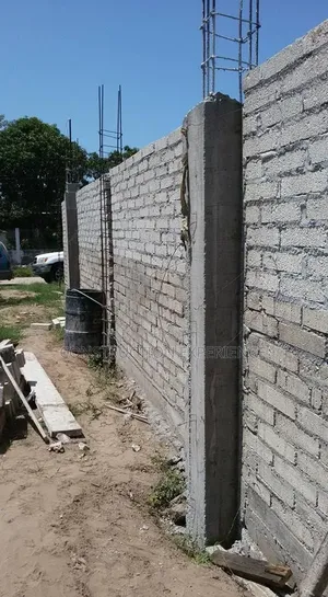 Perimeter Wall/Fence Contractor
