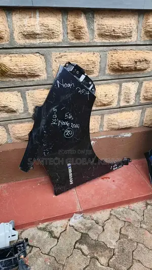 Noah 2014 Car Fender