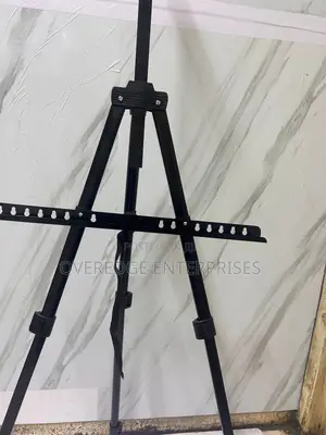 Tripod Stand Ideal for Painting and Whiteboards
