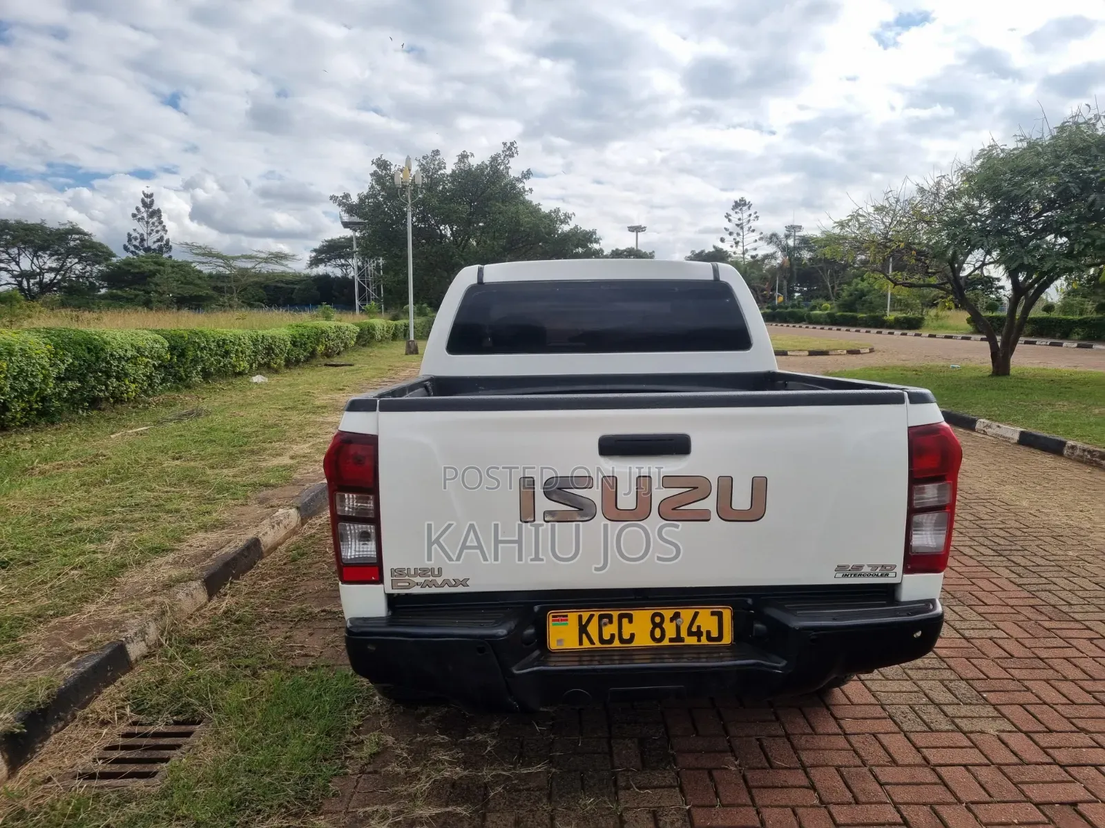 Isuzu D-MAX 2014 White