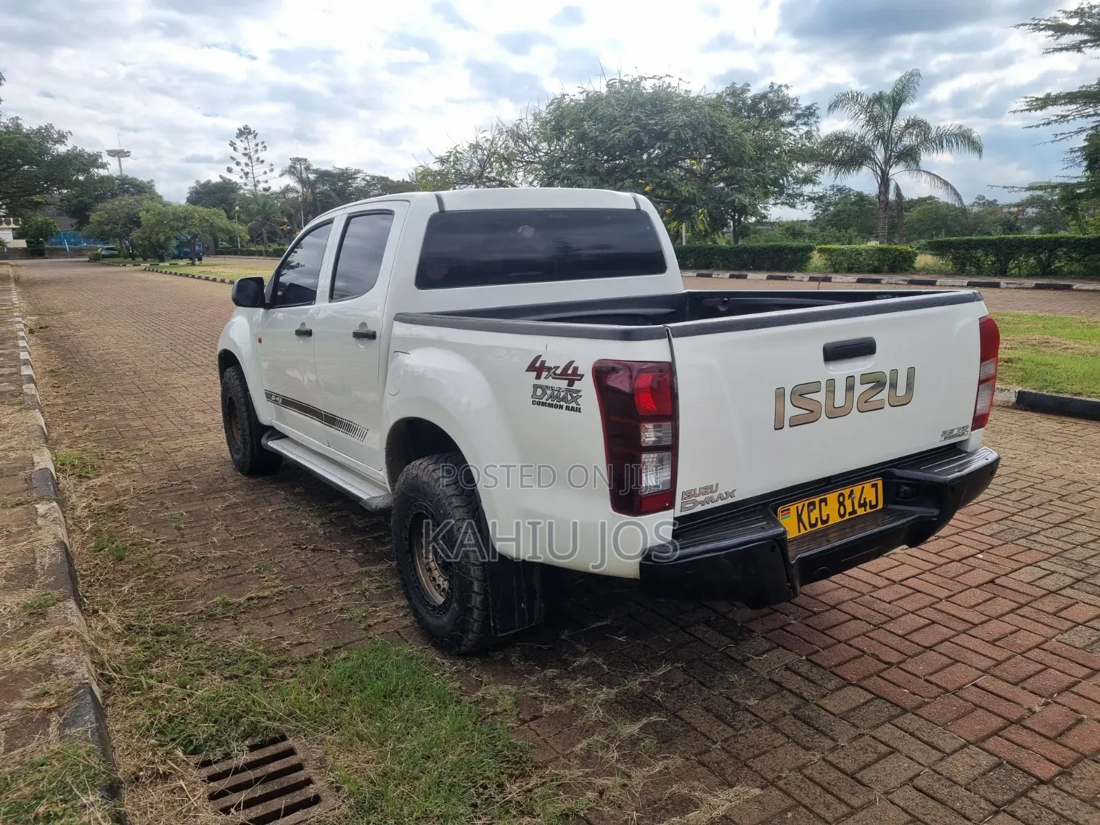 Isuzu D-MAX 2014 White