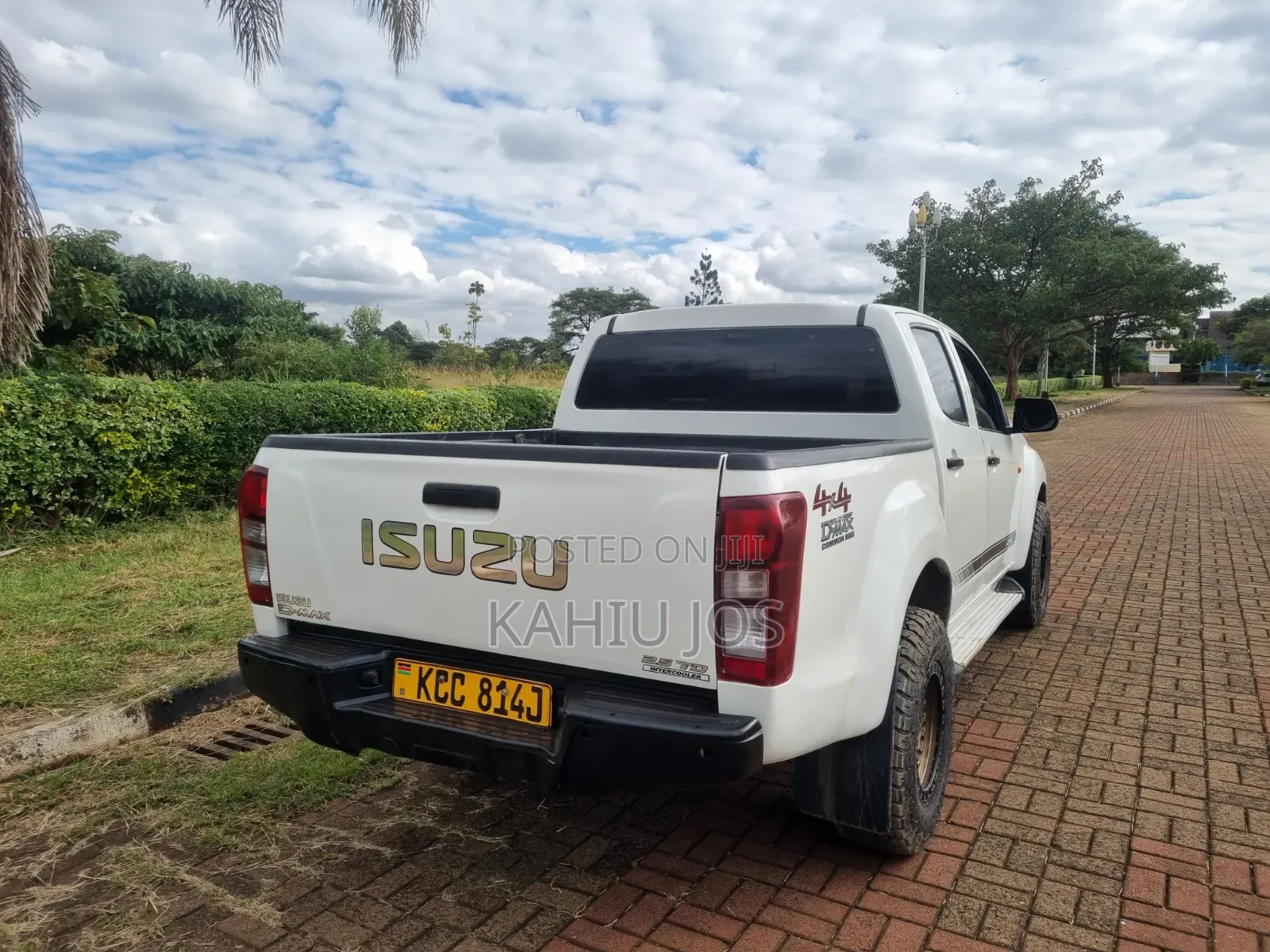 Isuzu D-MAX 2014 White