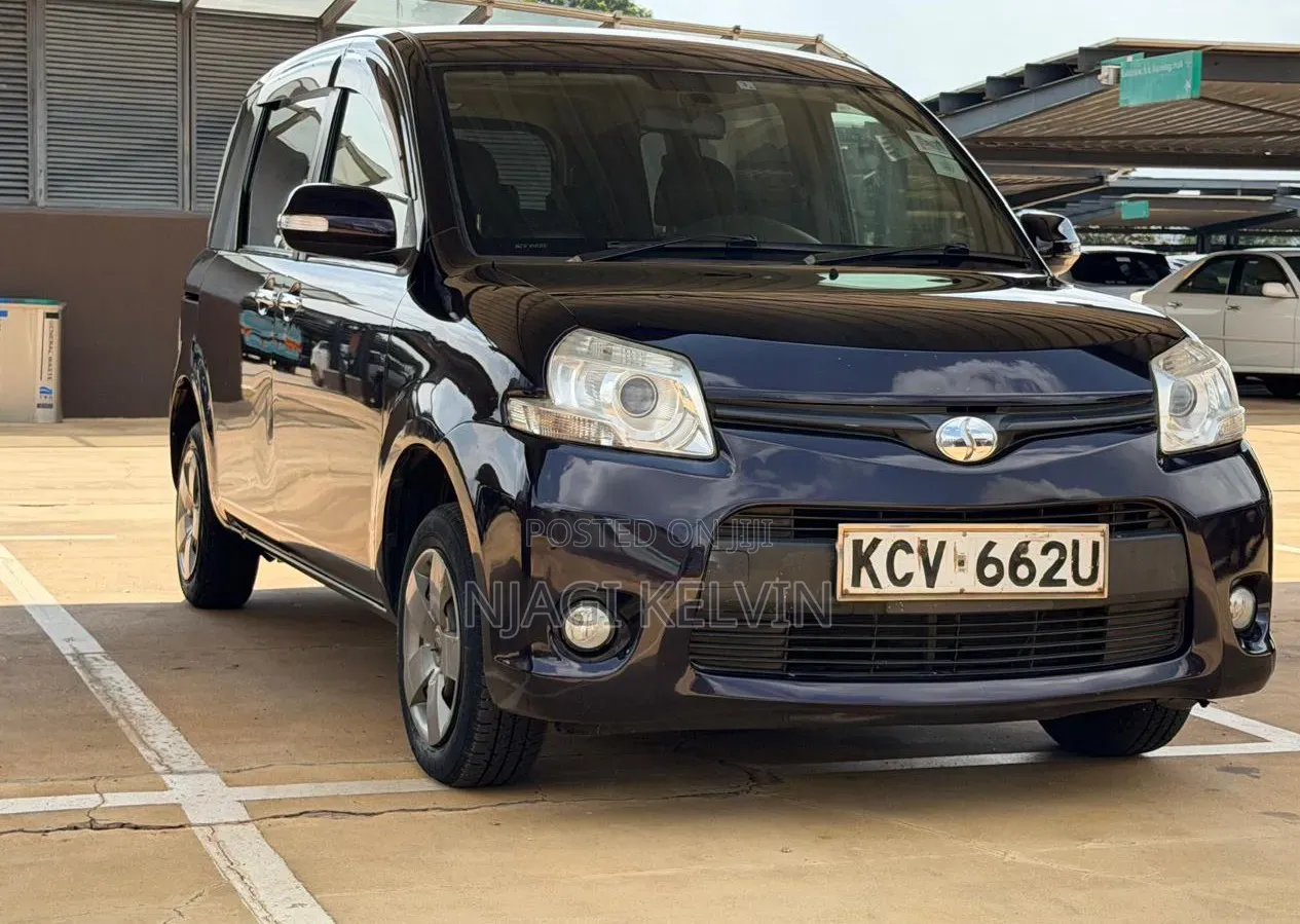Toyota Sienta 2012 Black