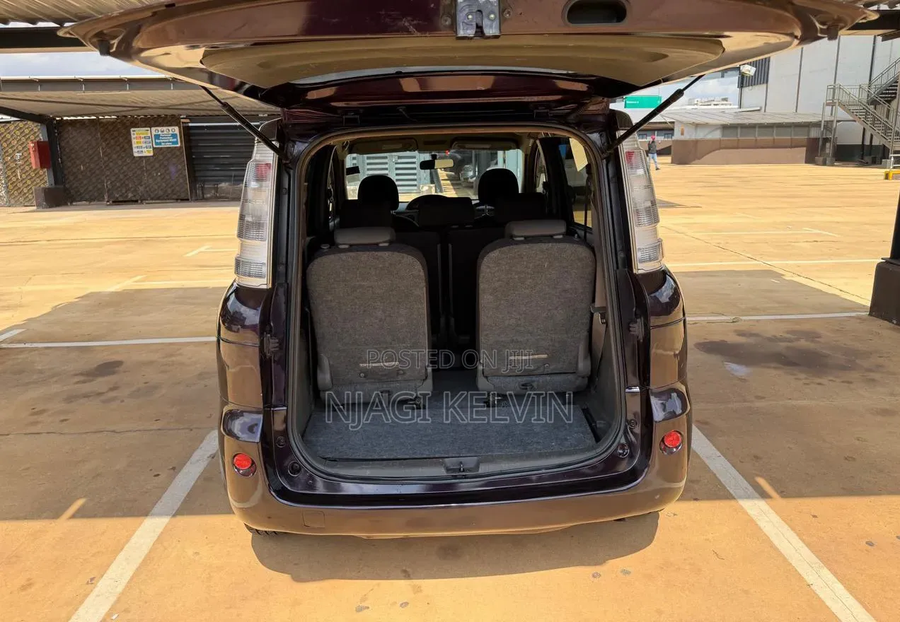 Toyota Sienta 2012 Black
