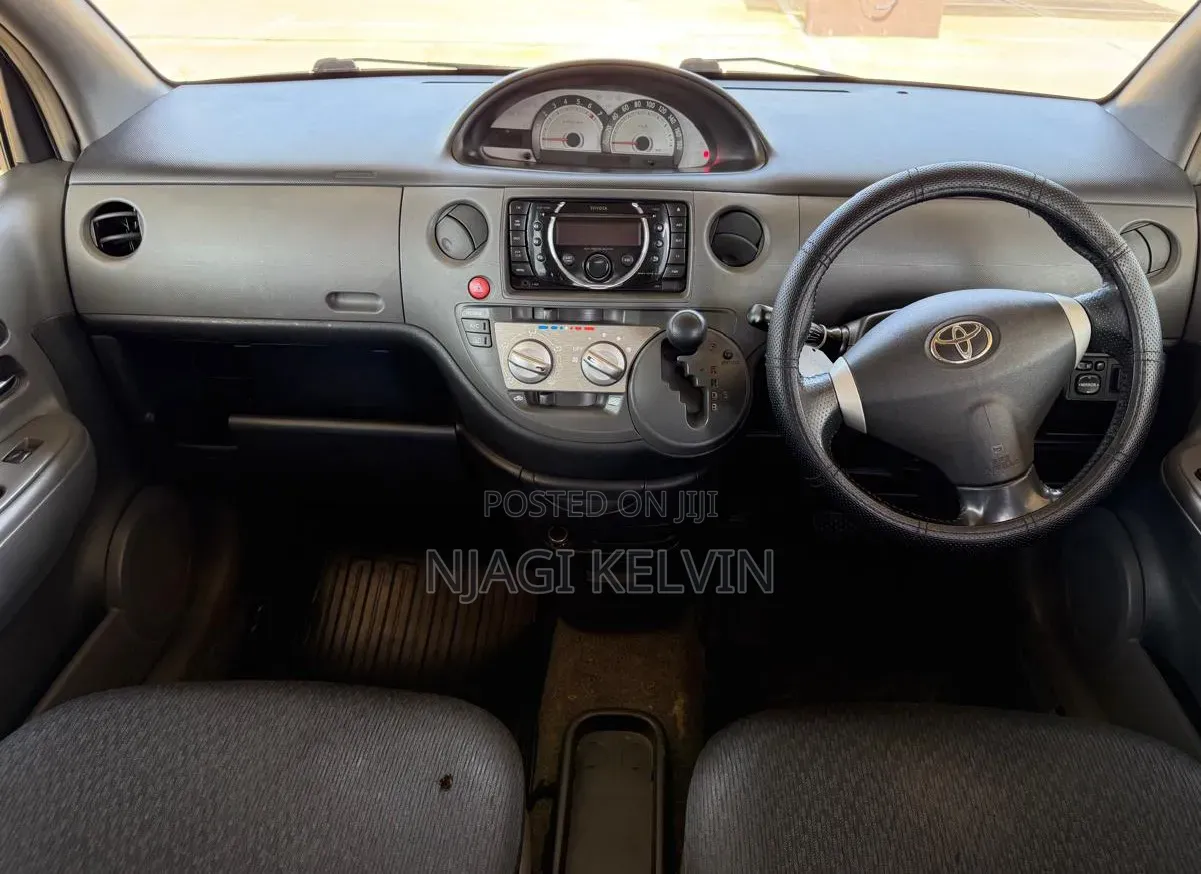 Toyota Sienta 2012 Black