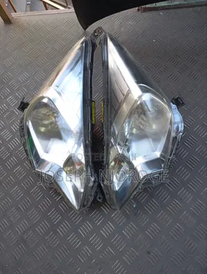 Ractis 2012 Headlight Zenon